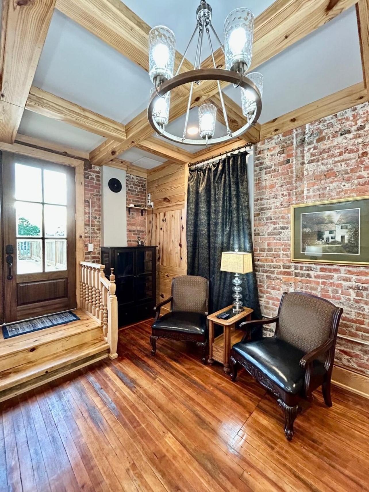 Chipley'S Squareview Inn Carthage Екстер'єр фото
